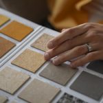 gros-plan-palette-couleurs-utilisee-par-architecte-interieur